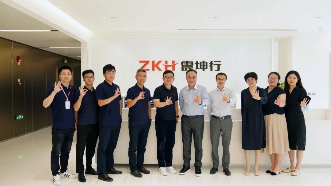 震坤行2.jpg